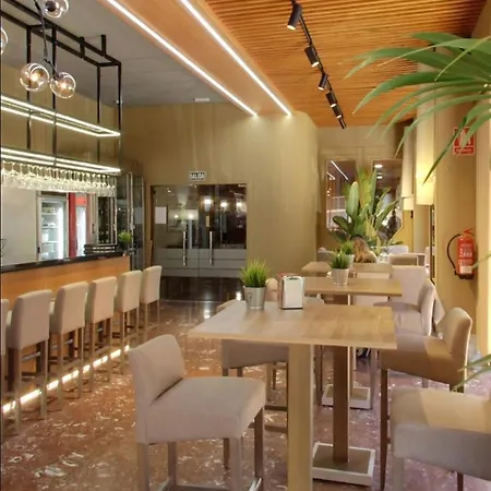 Sea View 29th Apts Downtown&beach 阿利坎特