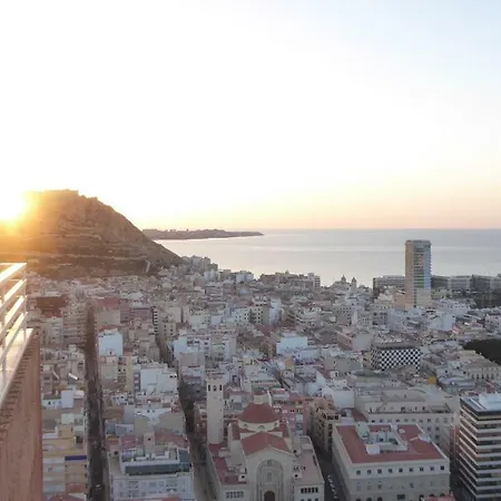 Sea View 29th Apts Downtown&beach * 阿利坎特